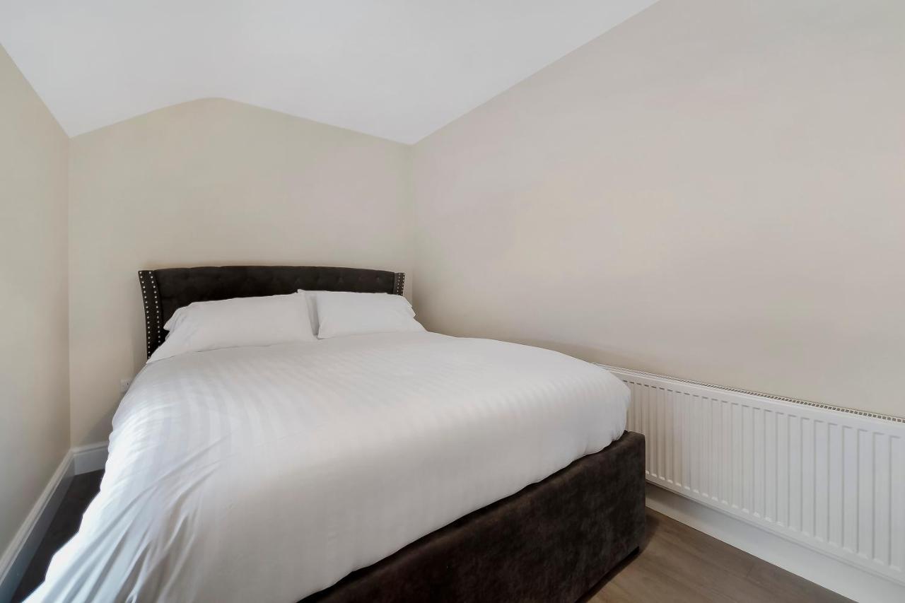 Glenside Abbey 'sleeping 7 Guests' *