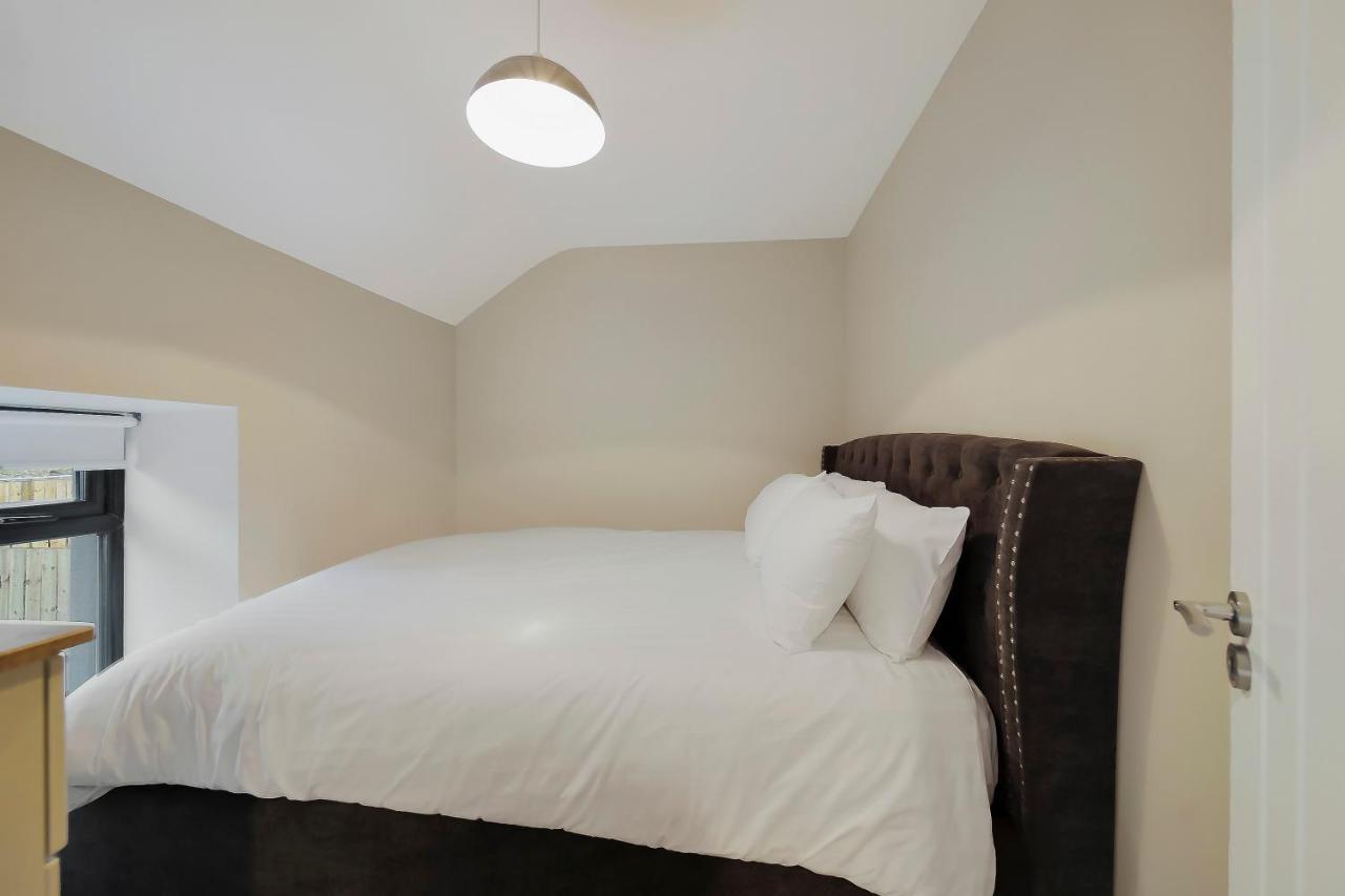 Glenside Abbey 'sleeping 7 Guests' *