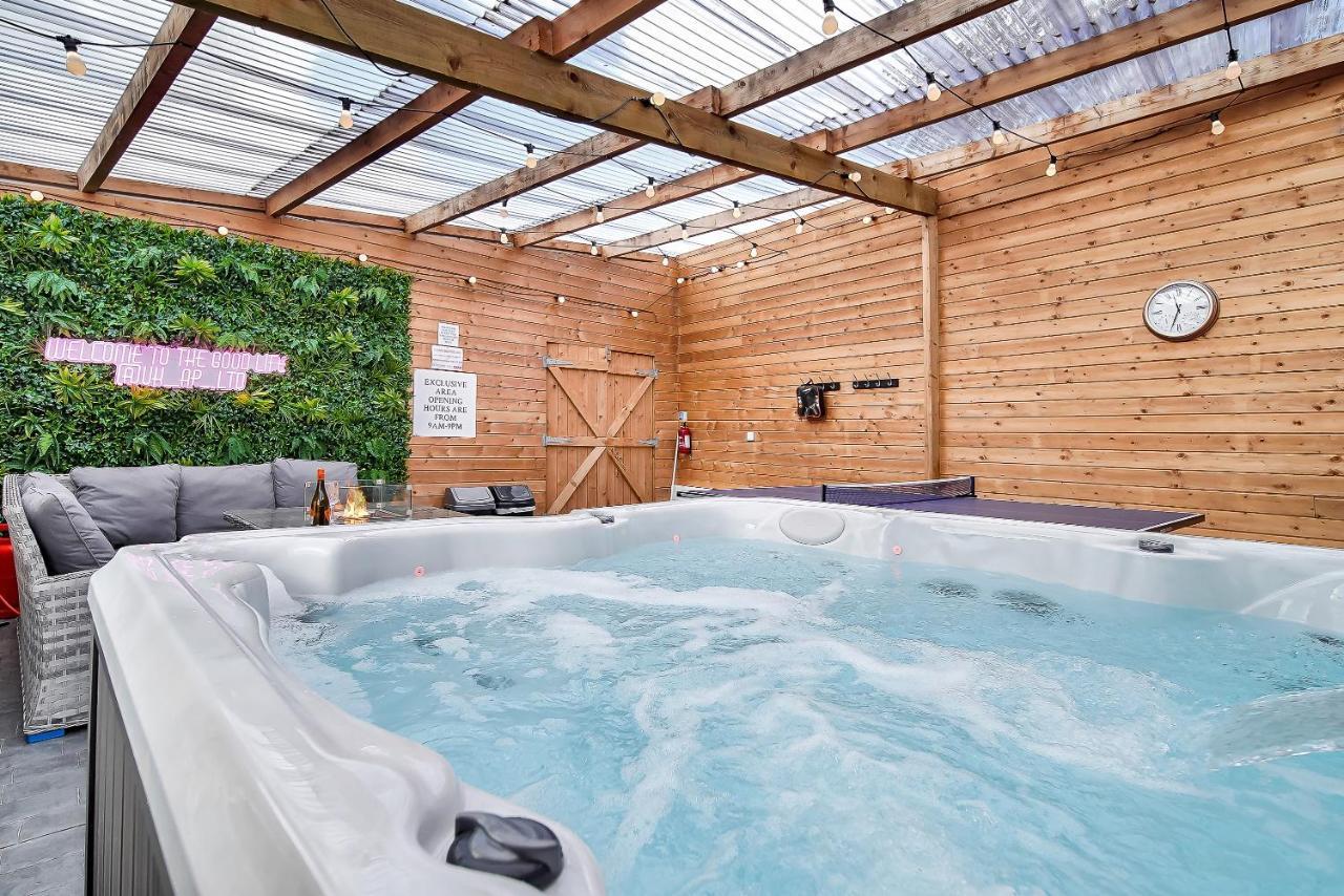 Glenside Abbey 'sleeping 7 Guests' Villa *
