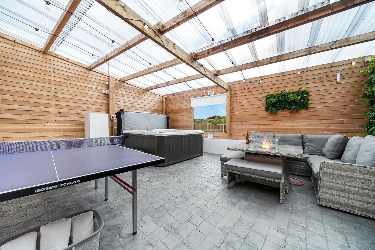 Glenside Abbey 'sleeping 7 Guests' Villa *